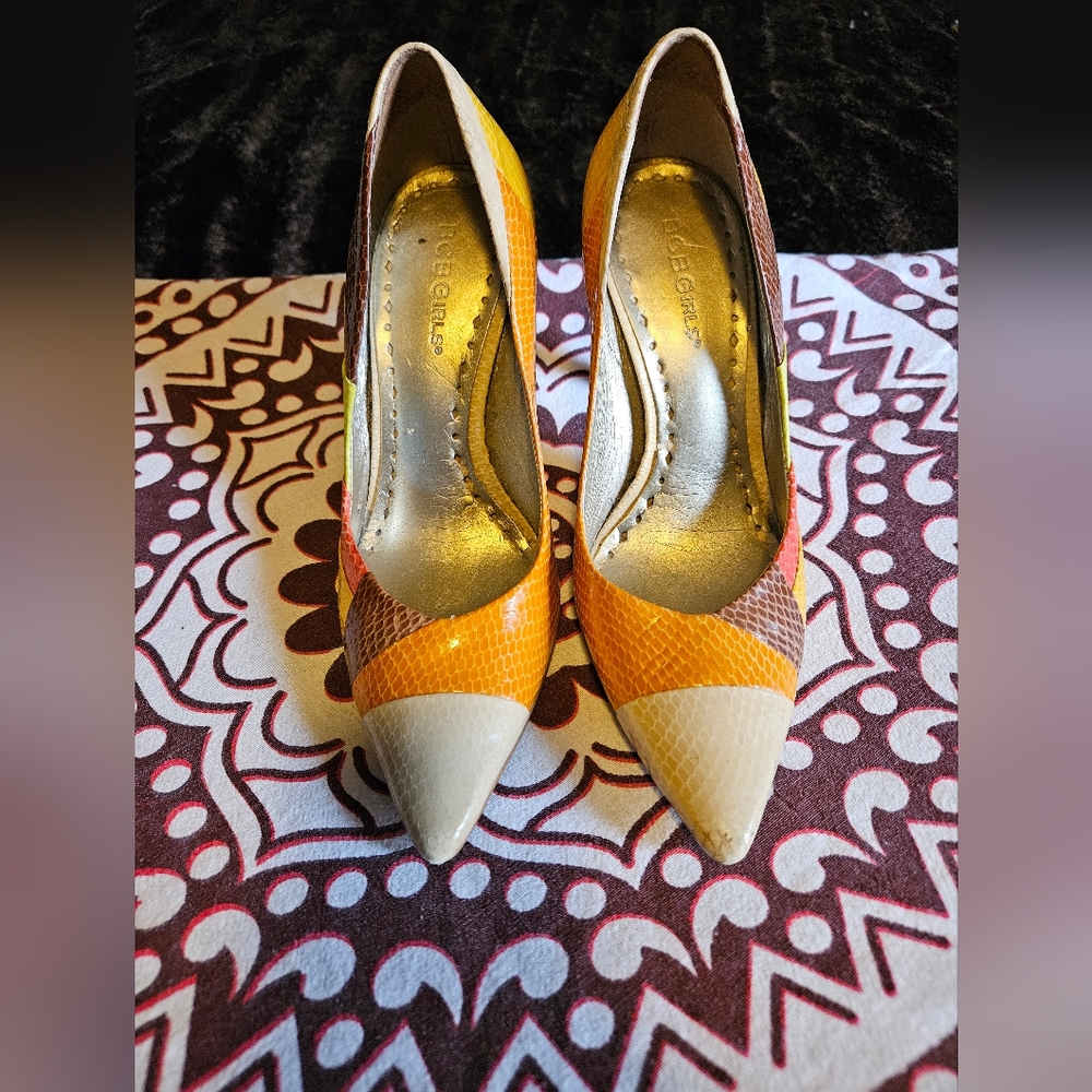 BCBGgirls VINTAGE 2003 size 5.5 heels